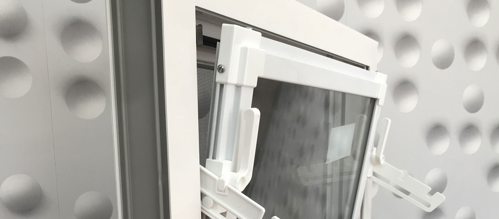 PVC lopkopības logi, govju kūts, moskītu tīkli, ražotājs Polija